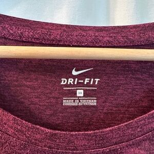 Nike heathered burgundy Short Sleeve Tee with Dri-FIT Technology women’s 3x
